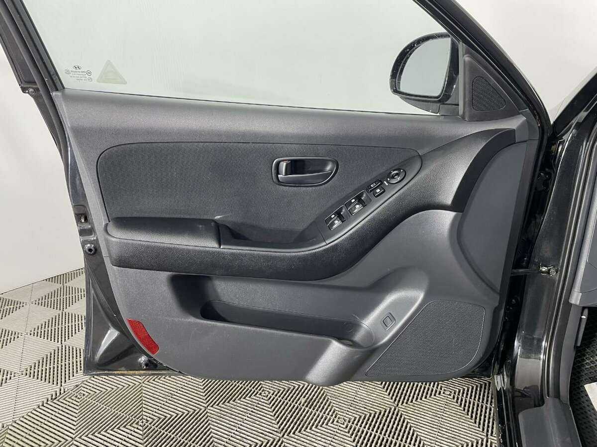Купить Hyundai Elantra с пробегом. Фото: #7