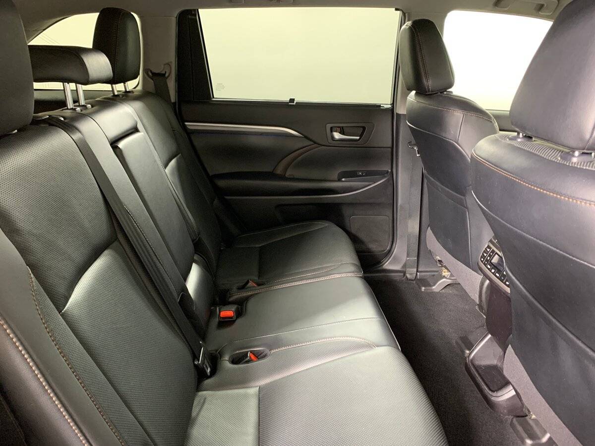 Купить Toyota Highlander с пробегом. Фото: #16