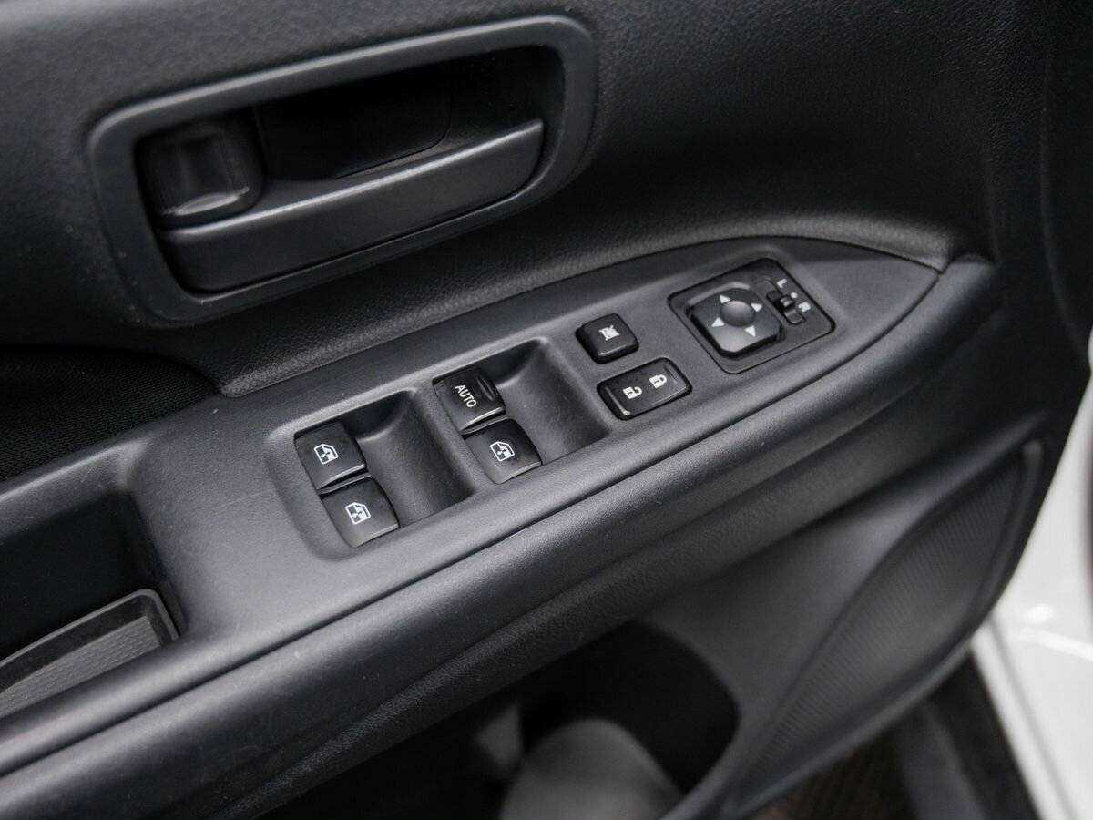 Купить Mitsubishi Outlander с пробегом. Фото: #9