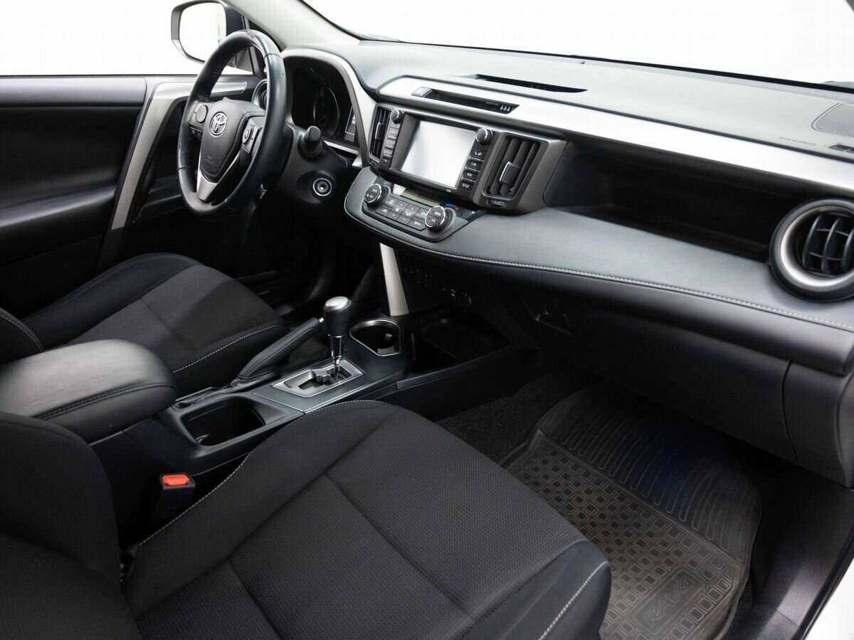 Купить Toyota RAV4 с пробегом. Фото: #8