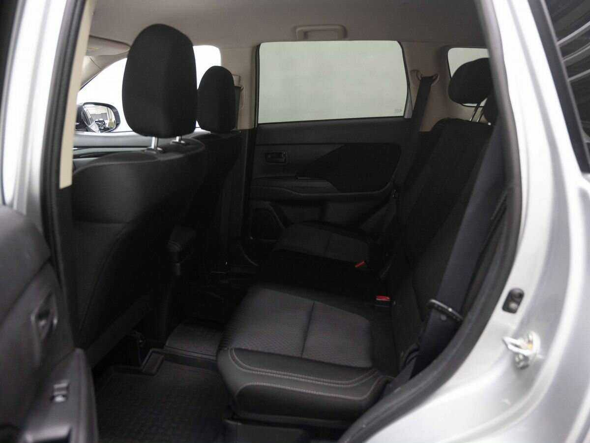 Купить Mitsubishi Outlander с пробегом. Фото: #8