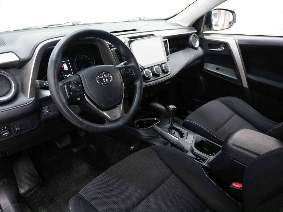 Купить Toyota RAV4 с пробегом. Фото: #9