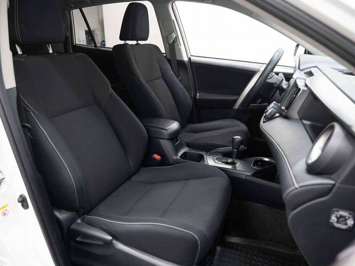Купить Toyota RAV4 с пробегом. Фото: #14