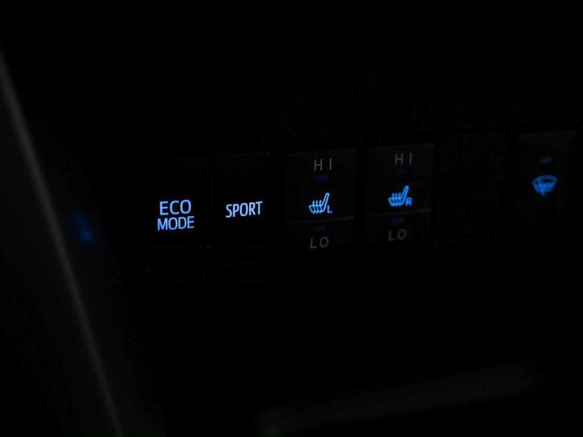 Купить Toyota RAV4 с пробегом. Фото: #22