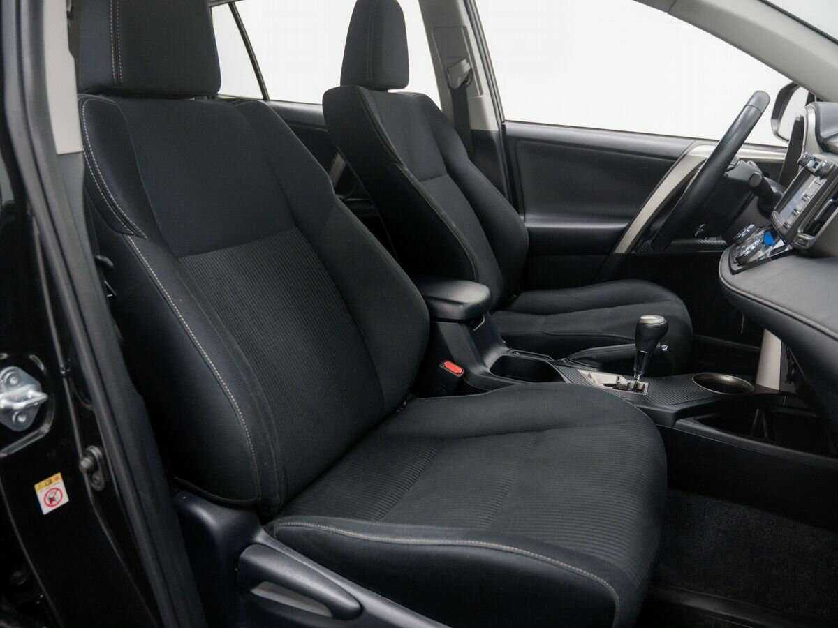 Купить Toyota RAV4 с пробегом. Фото: #8