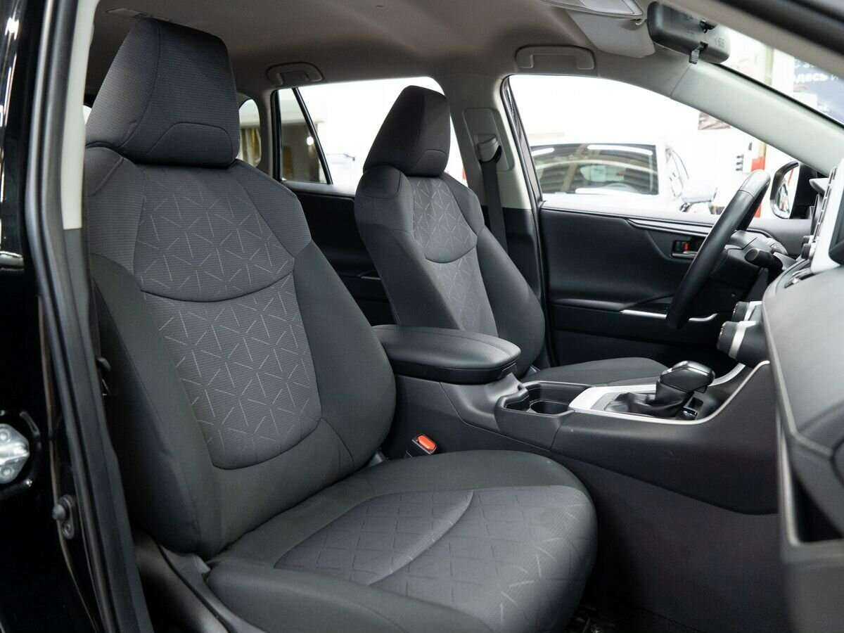 Купить Toyota RAV4 с пробегом. Фото: #9