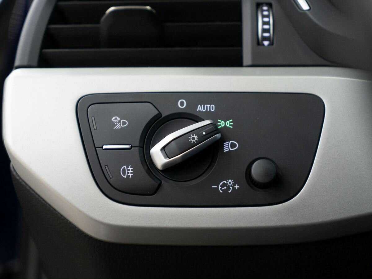 Купить Audi A4 с пробегом. Фото: #18