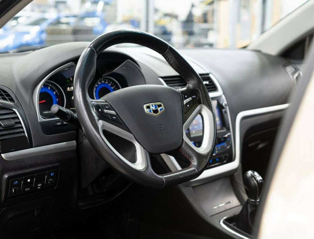 Купить Geely Emgrand 7 с пробегом. Фото: #4