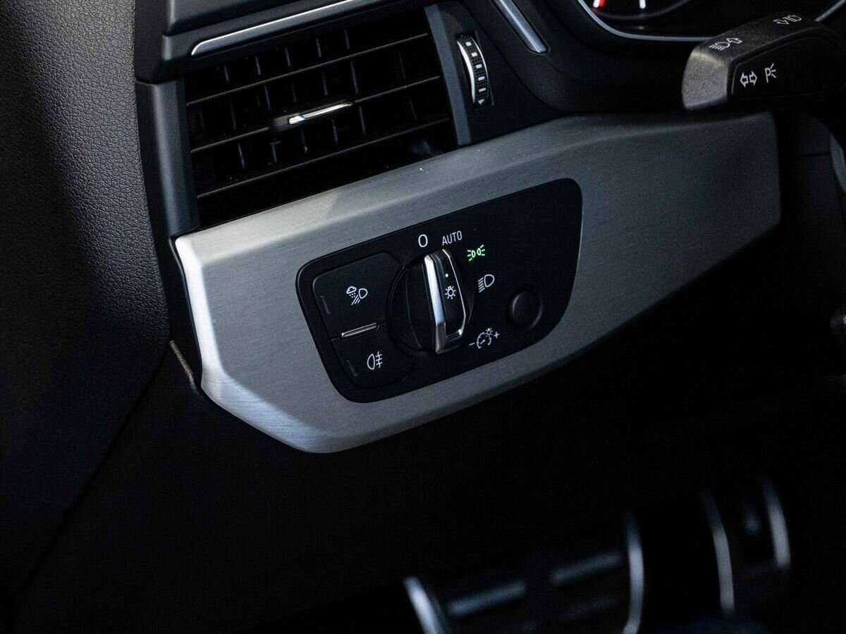 Купить Audi A4 с пробегом. Фото: #20