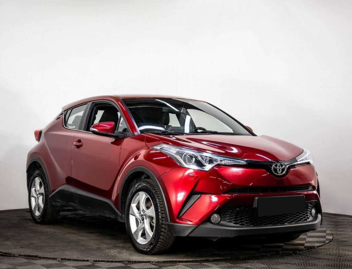 Купить Toyota C-HR с пробегом. Фото: #1