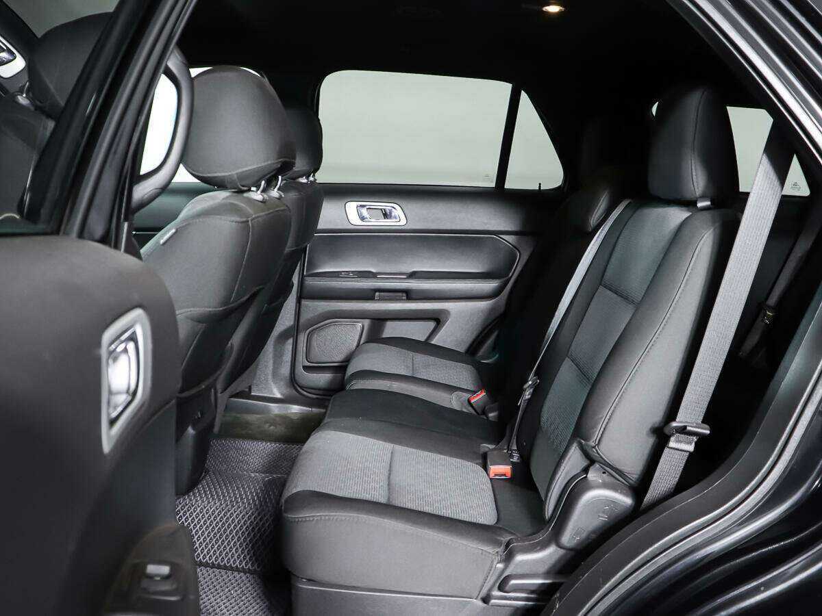 Купить Ford Explorer с пробегом. Фото: #9