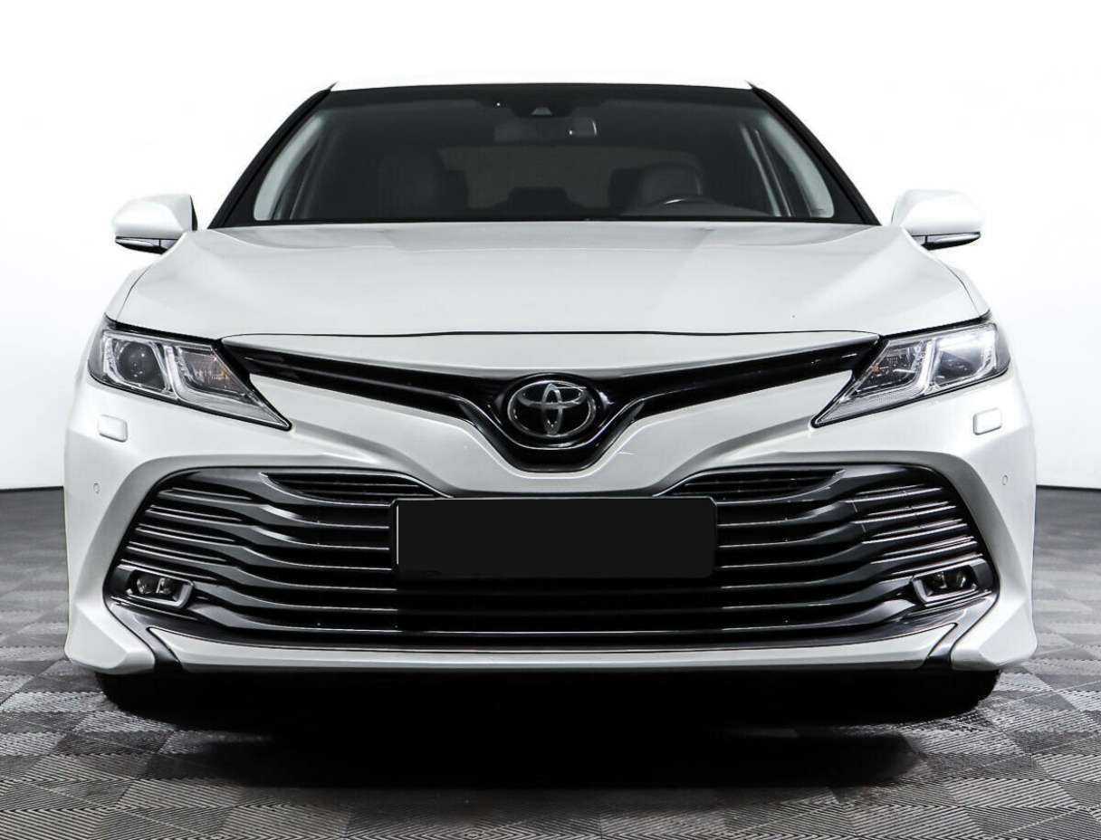Купить Toyota Camry с пробегом. Фото: #1