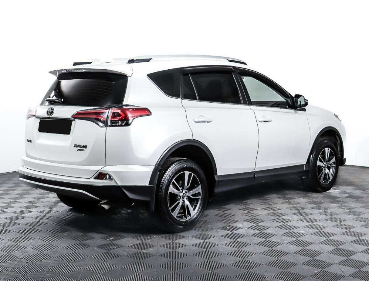 Купить Toyota RAV4 с пробегом. Фото: #4