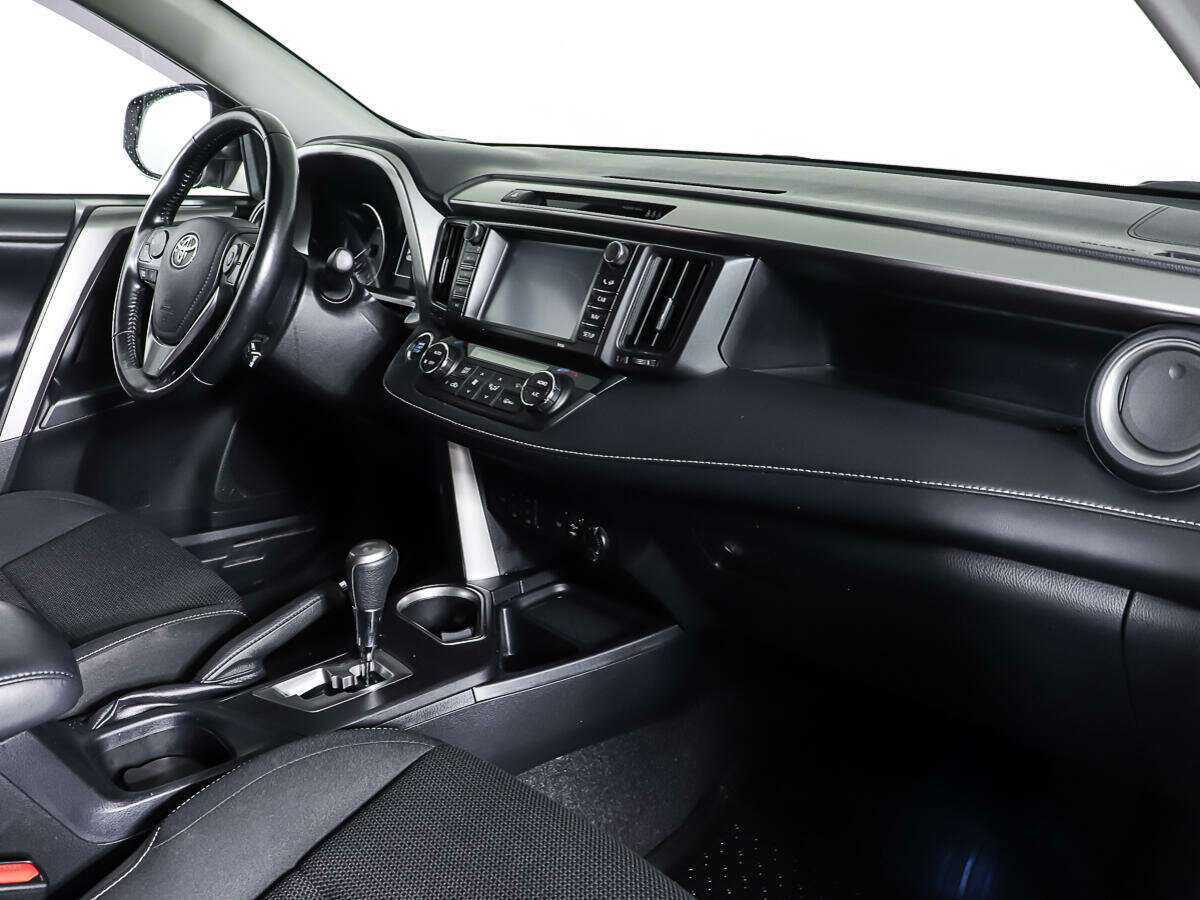 Купить Toyota RAV4 с пробегом. Фото: #8