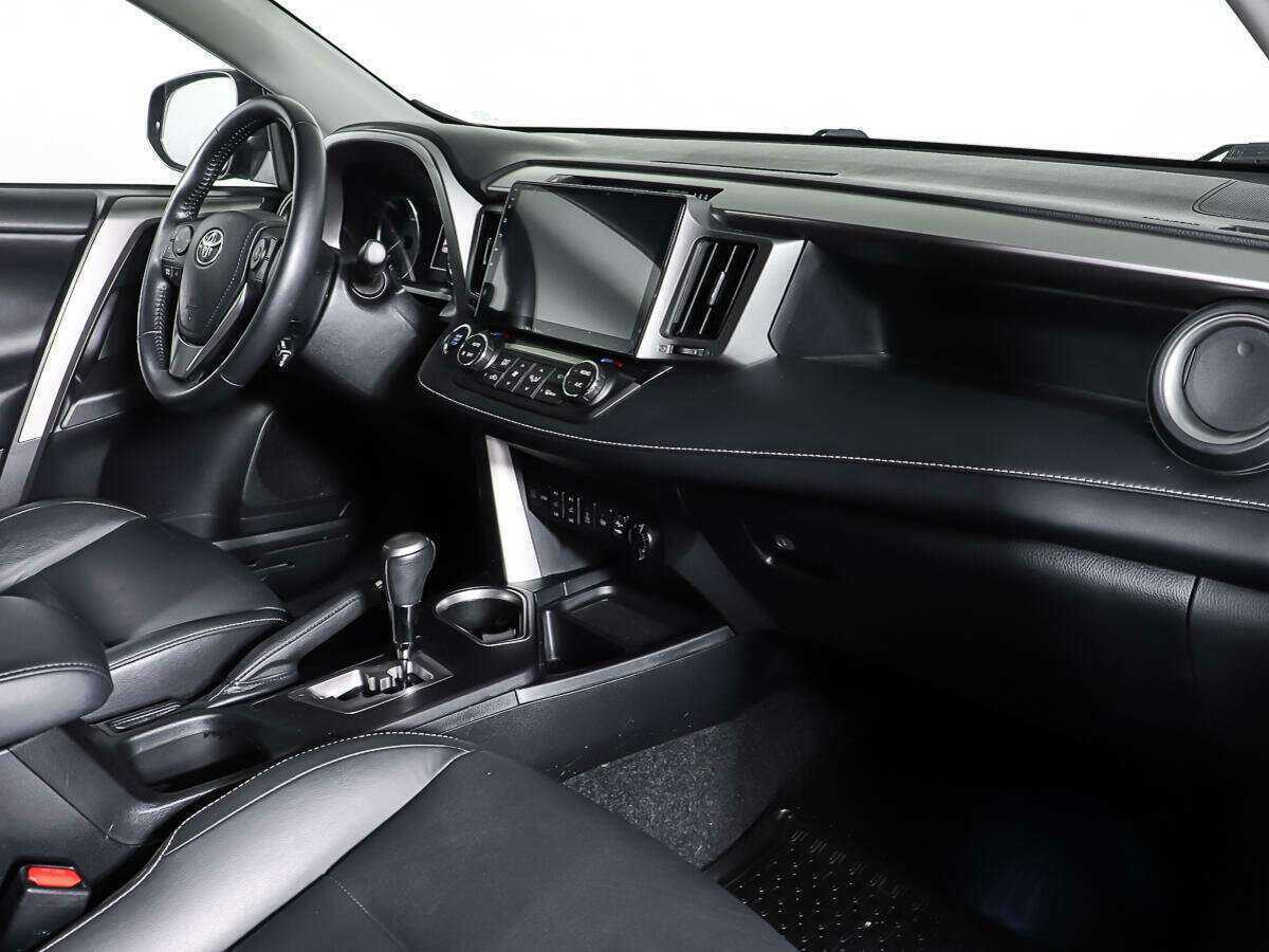 Купить Toyota RAV4 с пробегом. Фото: #8