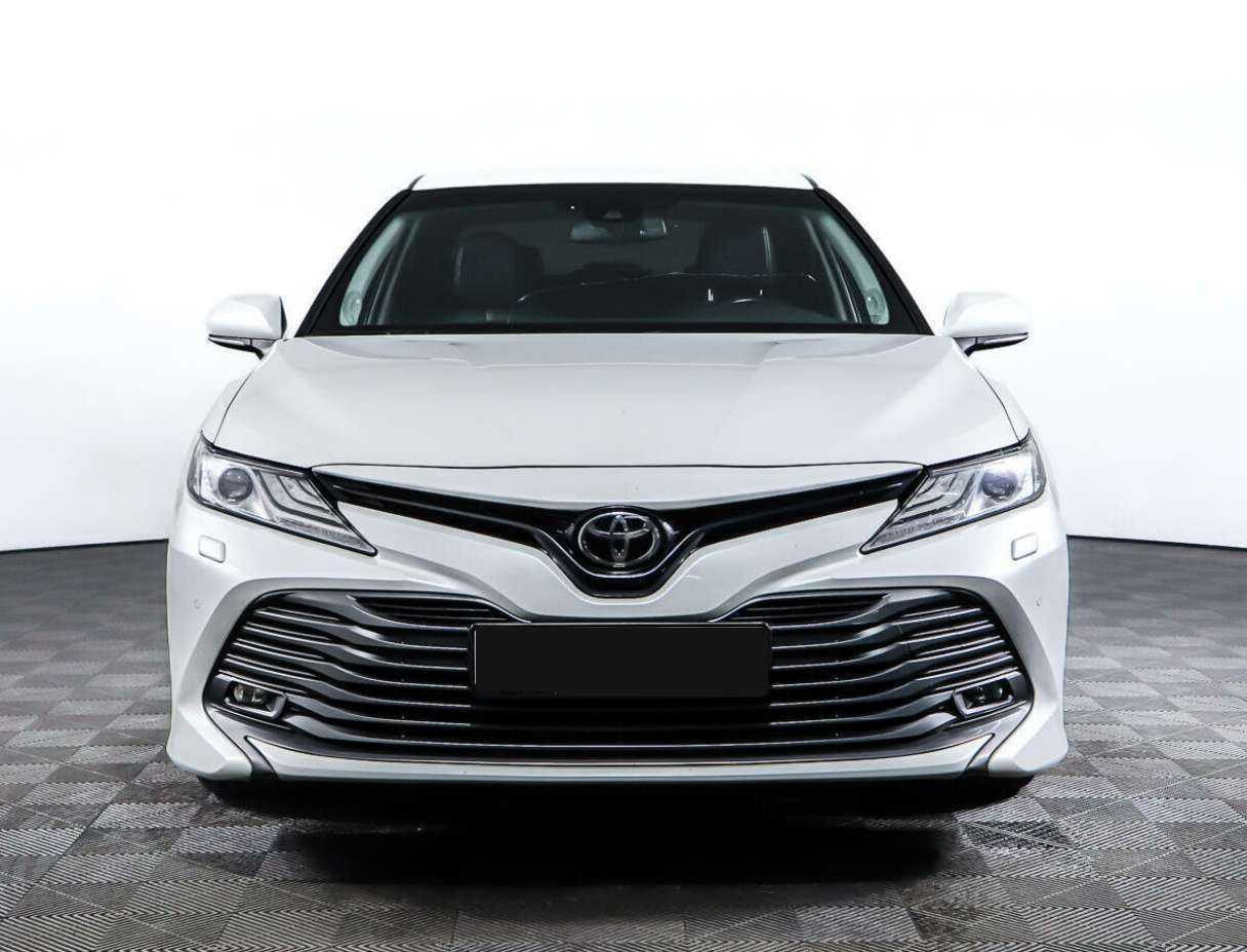Купить Toyota Camry с пробегом. Фото: #1
