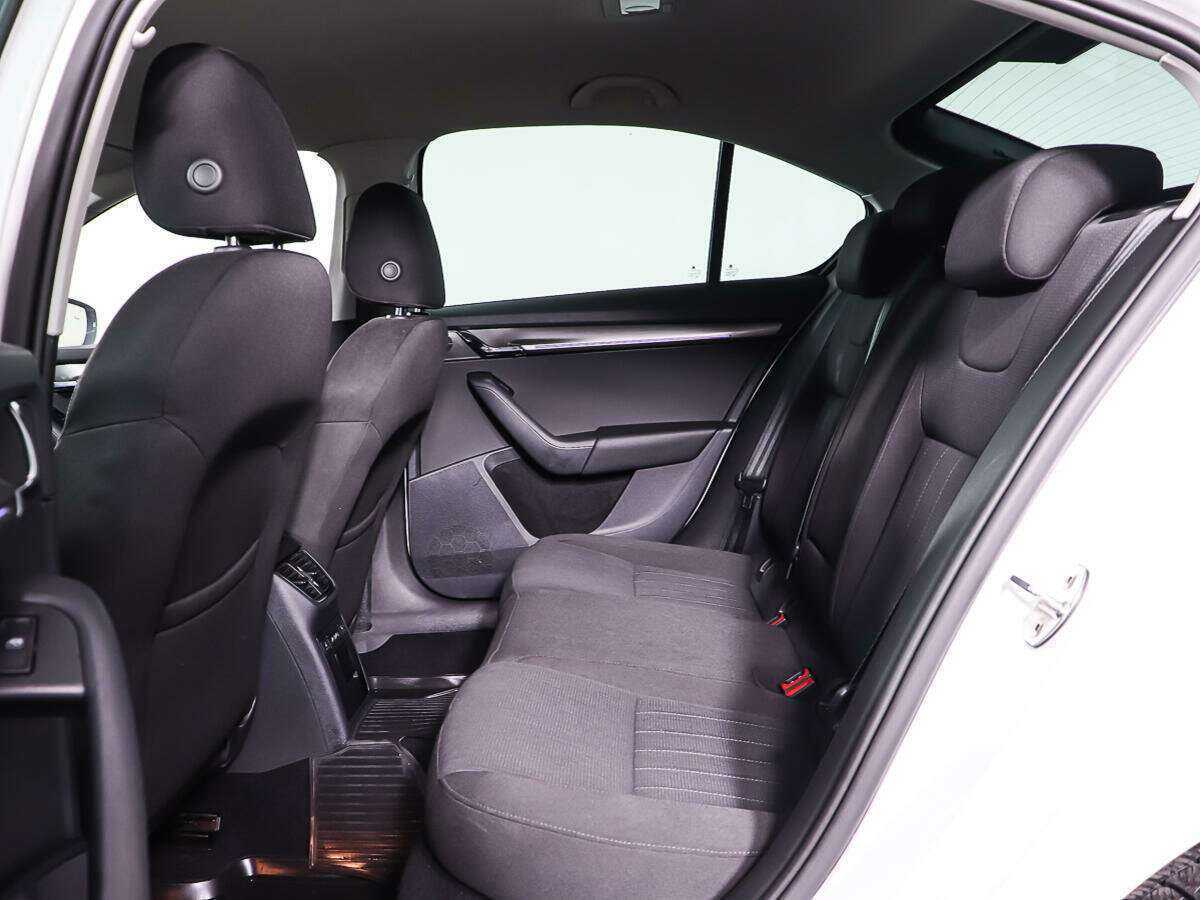 Купить Skoda Octavia с пробегом. Фото: #9