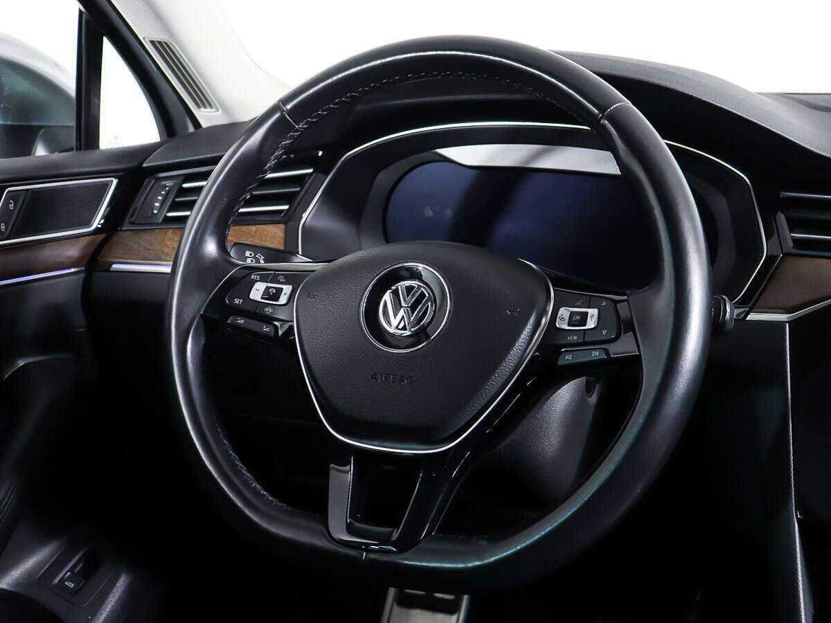 Купить Volkswagen Passat с пробегом. Фото: #14