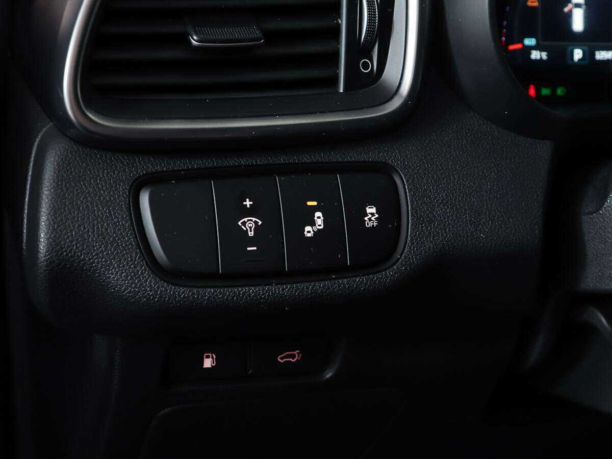 Купить Kia Sorento с пробегом. Фото: #18