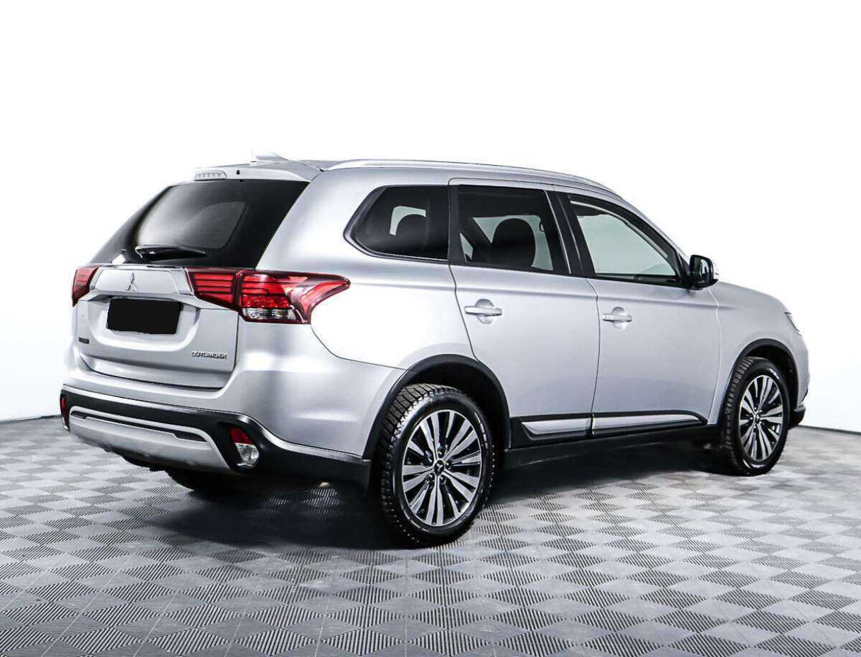 Купить Mitsubishi Outlander с пробегом. Фото: #4