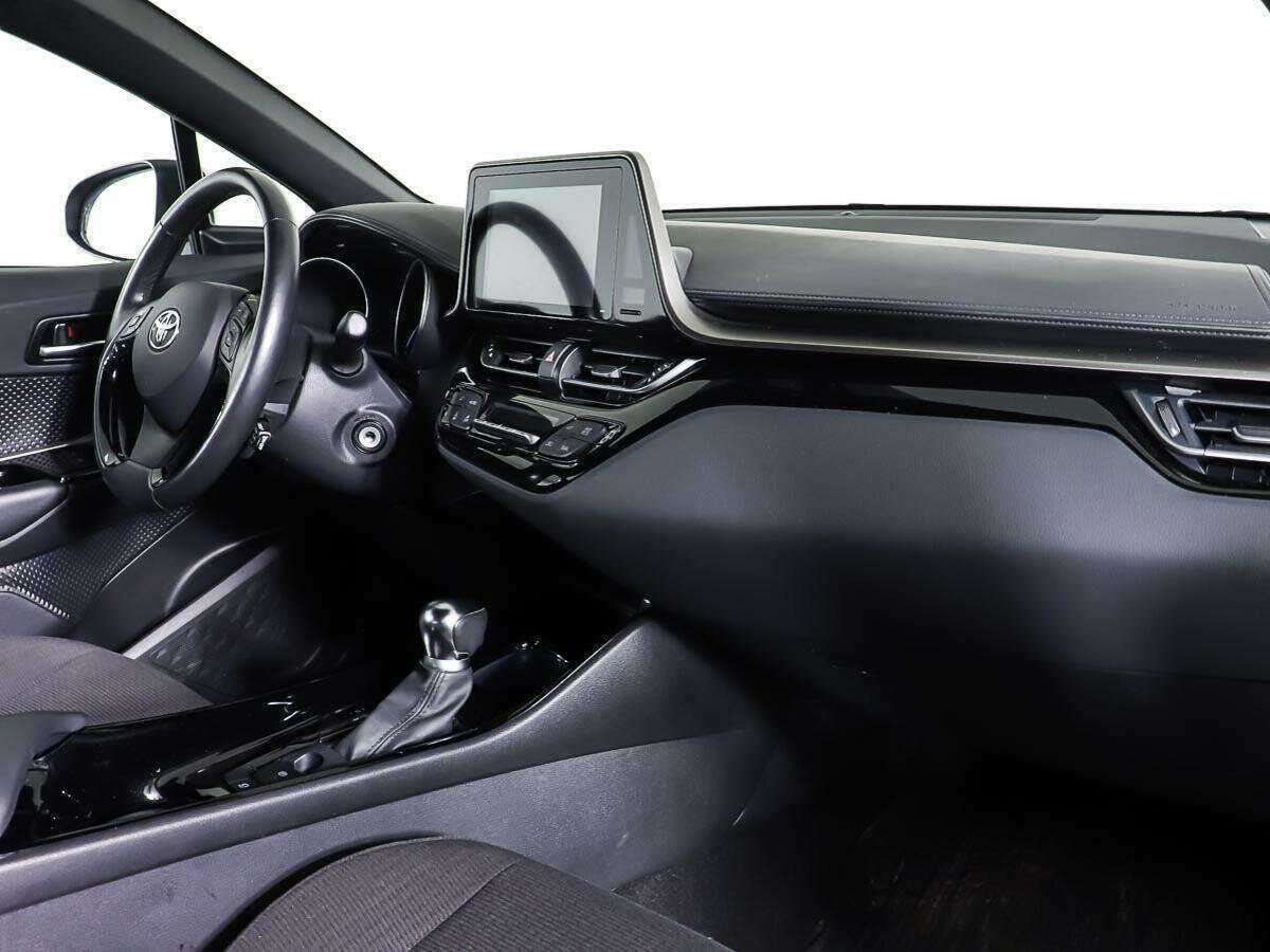 Купить Toyota C-HR с пробегом. Фото: #8