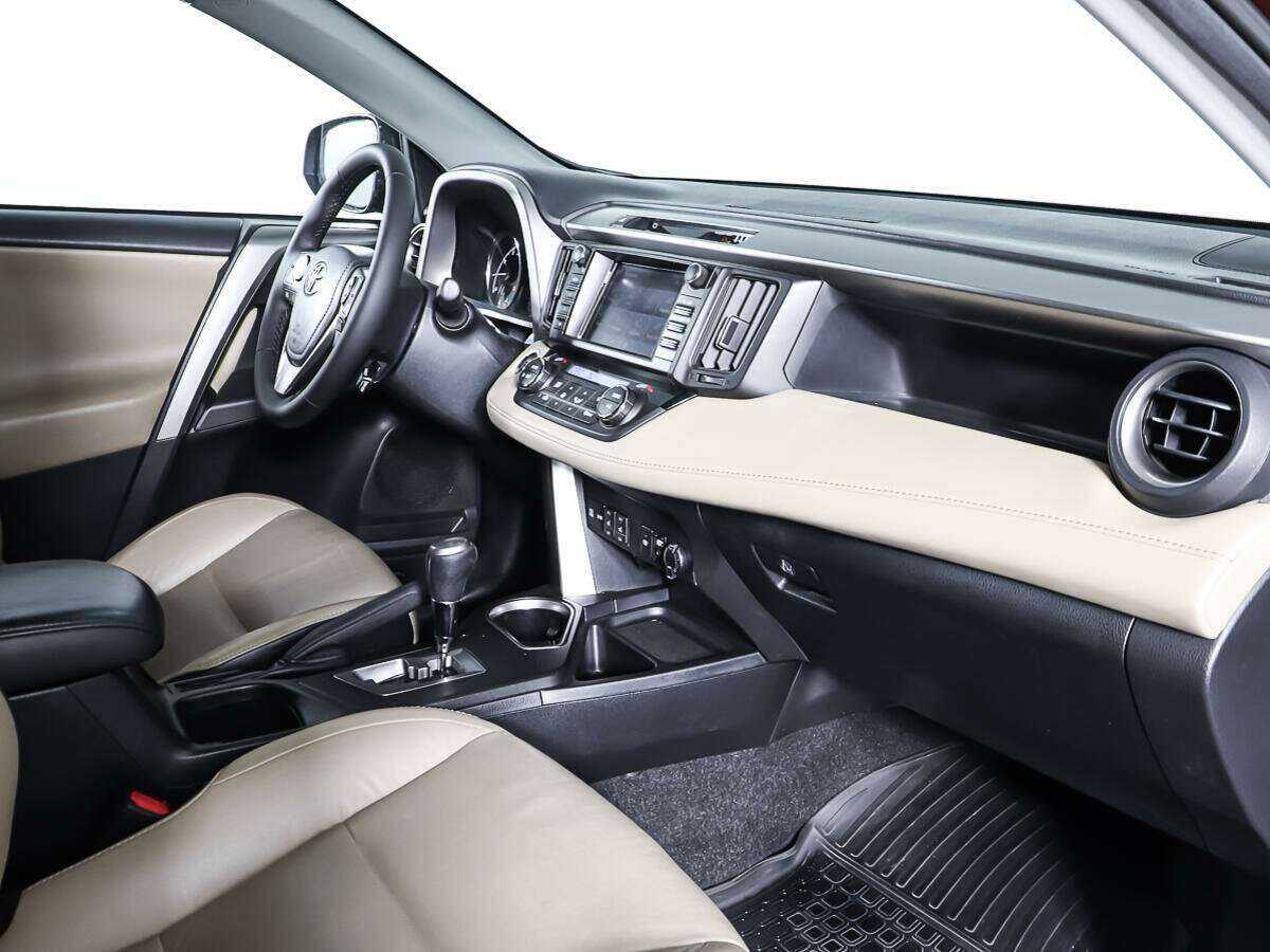 Купить Toyota RAV4 с пробегом. Фото: #8