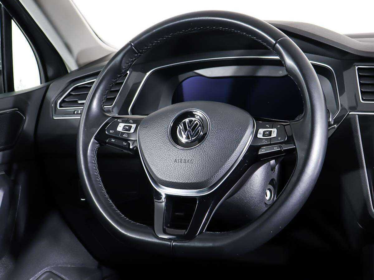 Купить Volkswagen Tiguan с пробегом. Фото: #14