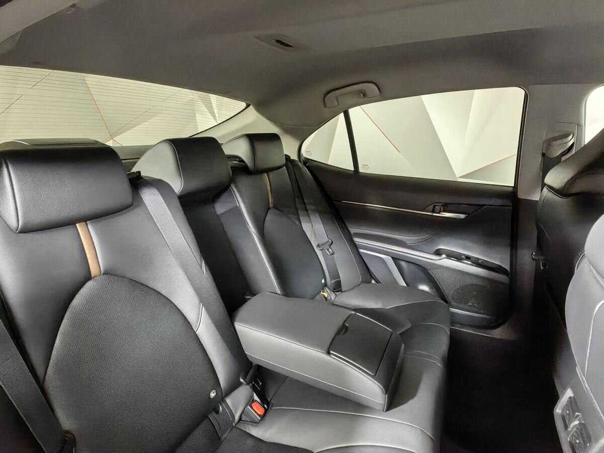 Купить Toyota Camry с пробегом. Фото: #11