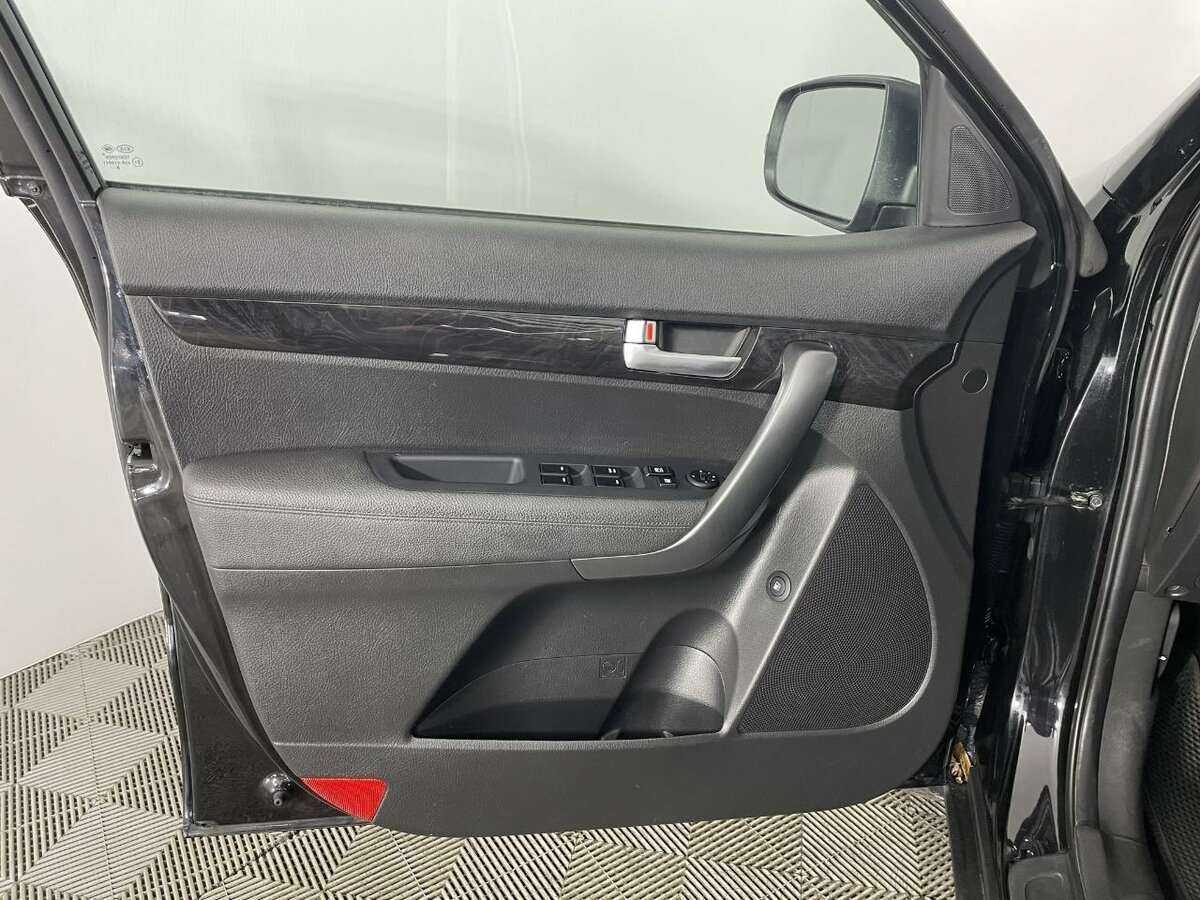 Купить Kia Sorento с пробегом. Фото: #7