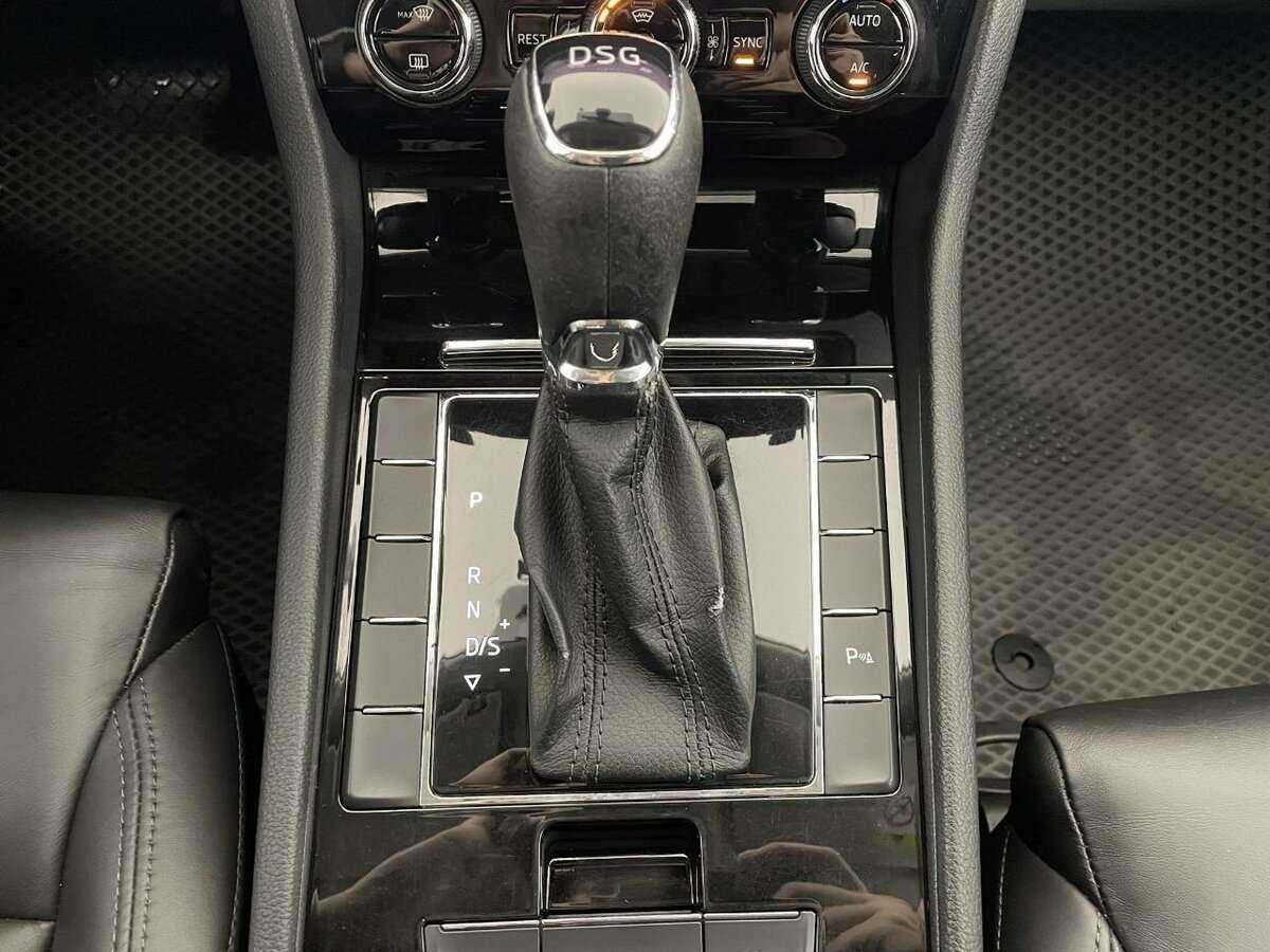 Купить Skoda Superb с пробегом. Фото: #12