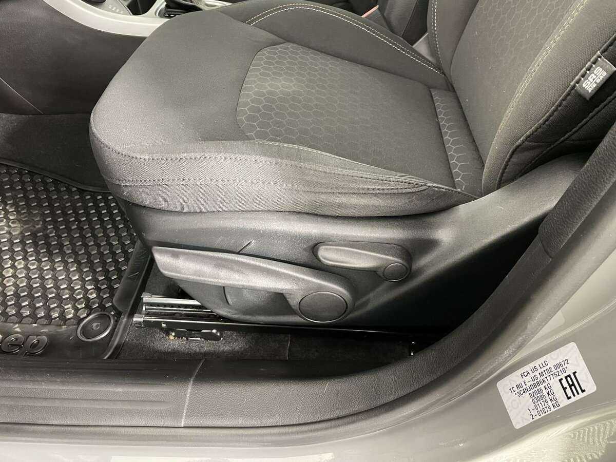 Купить Jeep Compass с пробегом. Фото: #9