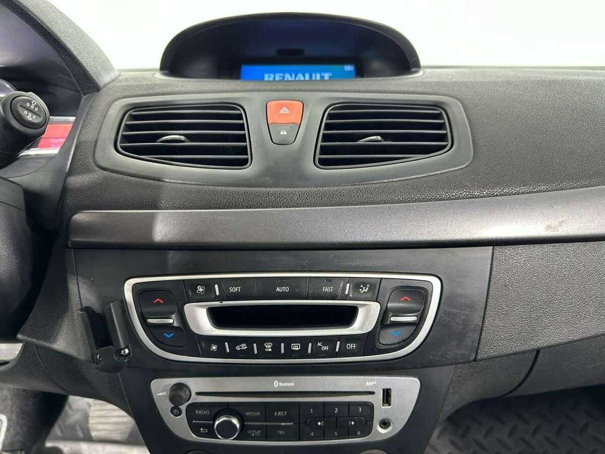 Купить Renault Fluence с пробегом. Фото: #11