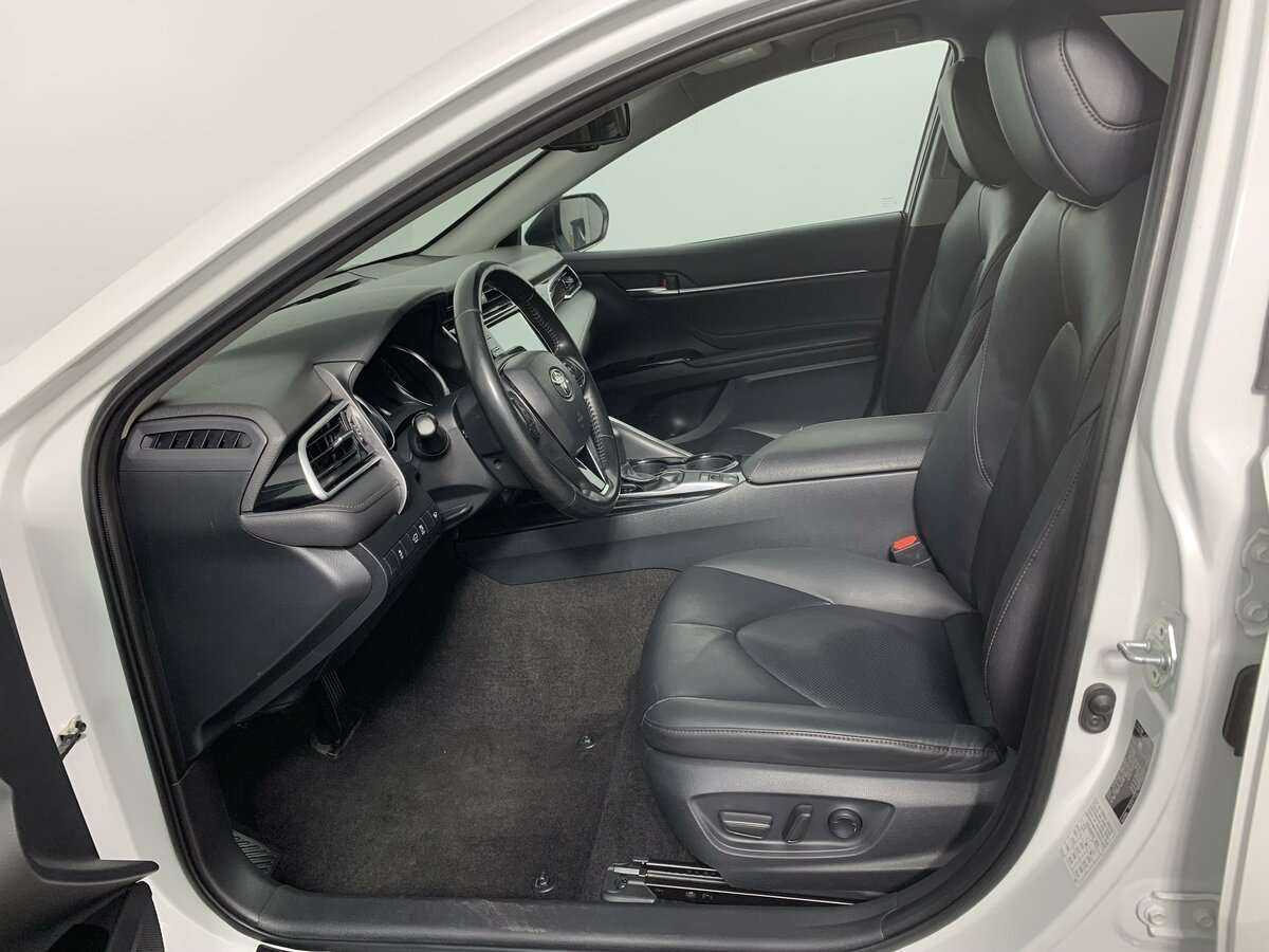 Купить Toyota Camry с пробегом. Фото: #13