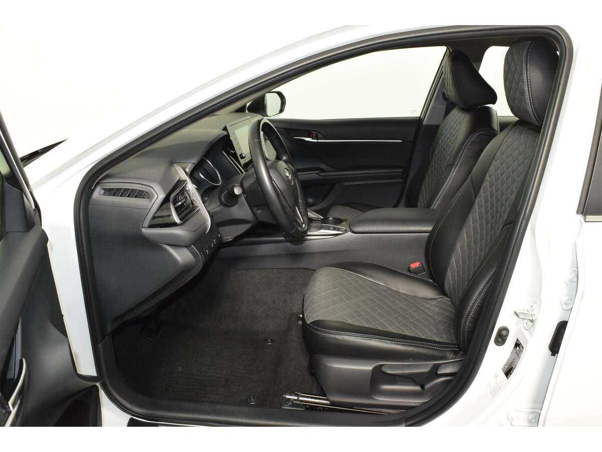 Купить Toyota Camry с пробегом. Фото: #13