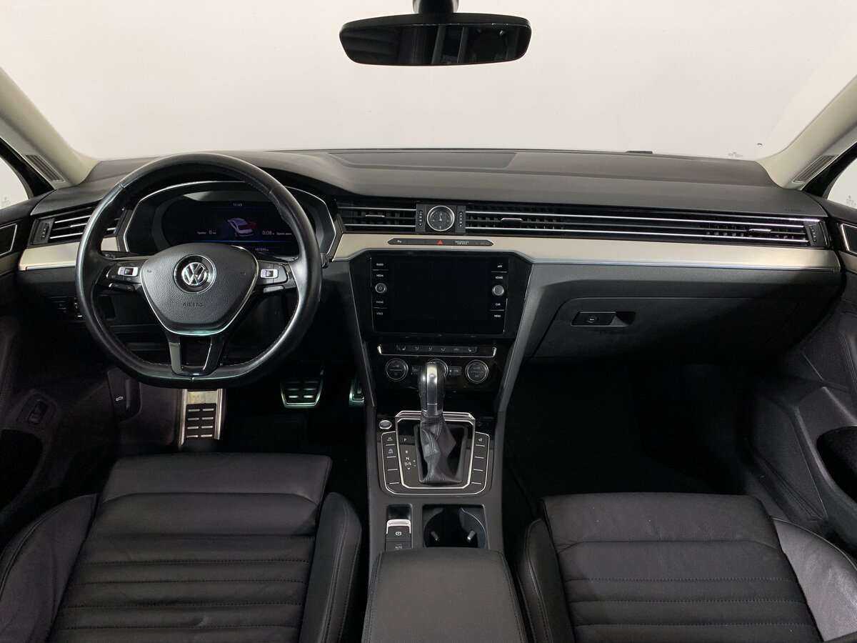 Купить Volkswagen Passat с пробегом. Фото: #9