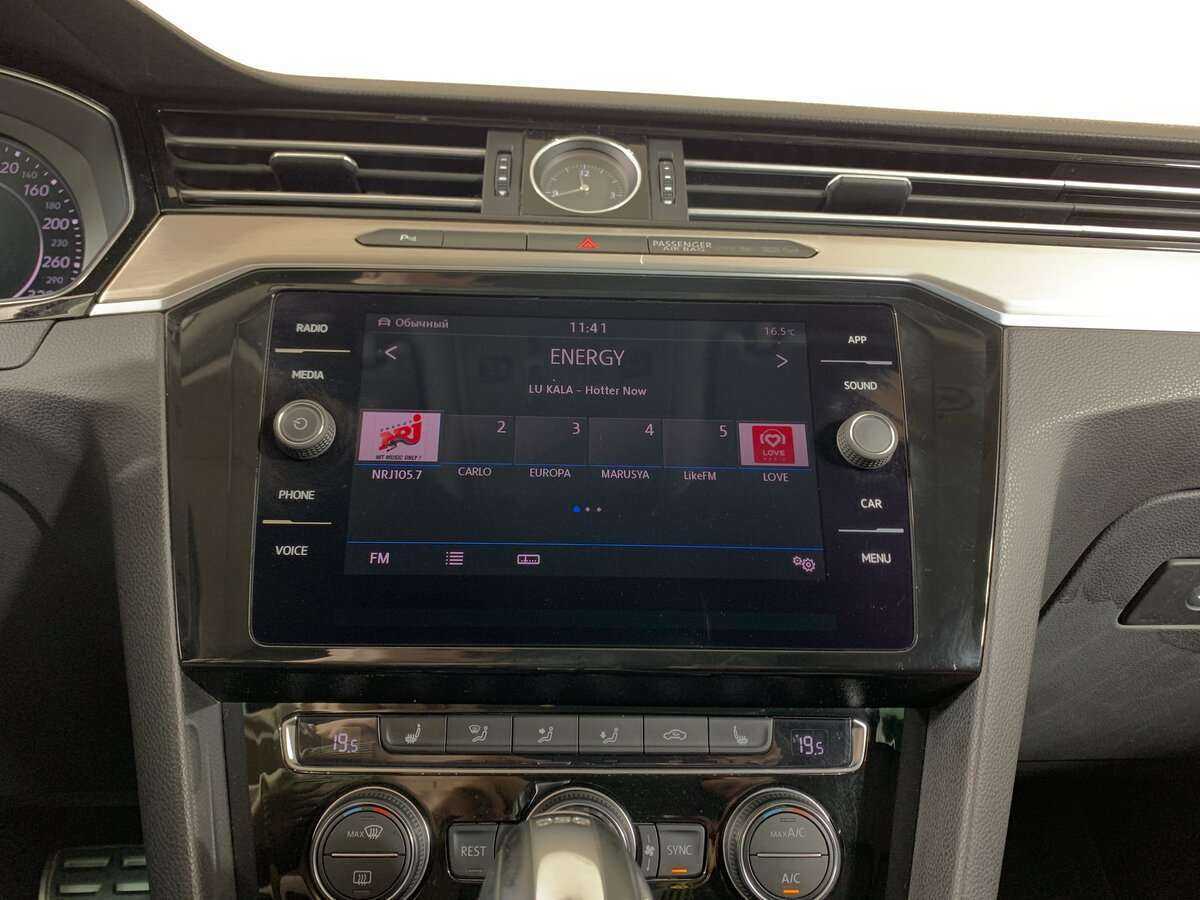 Купить Volkswagen Passat с пробегом. Фото: #12