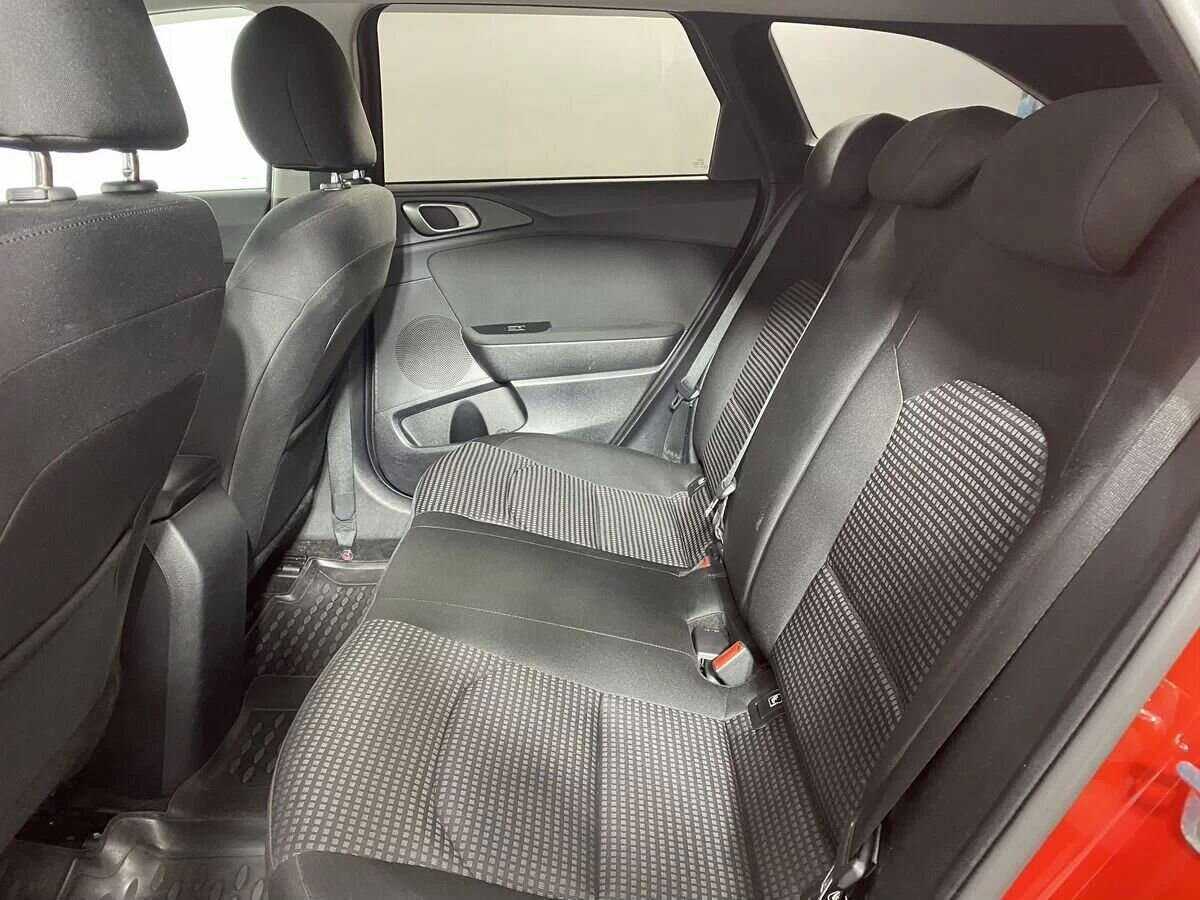Купить Kia Ceed с пробегом. Фото: #9