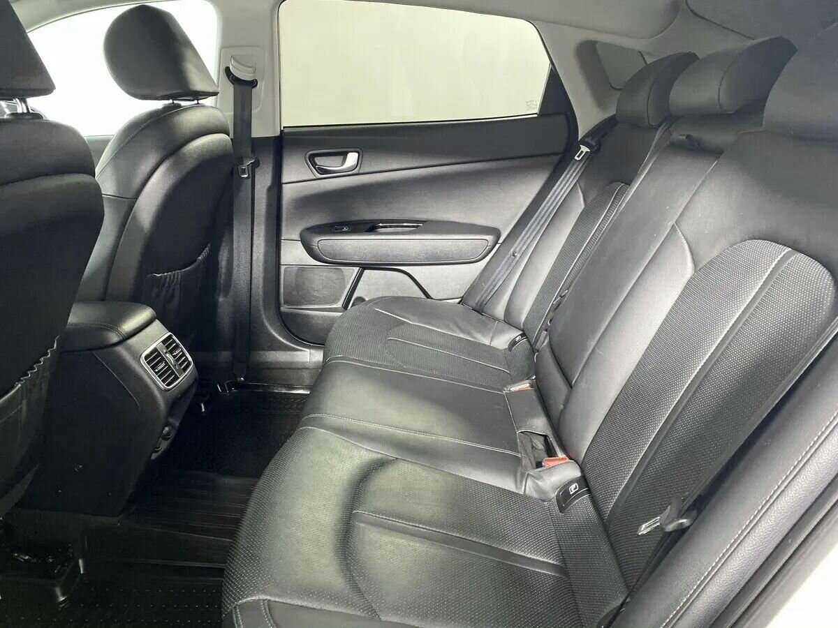 Купить Kia Optima с пробегом. Фото: #9