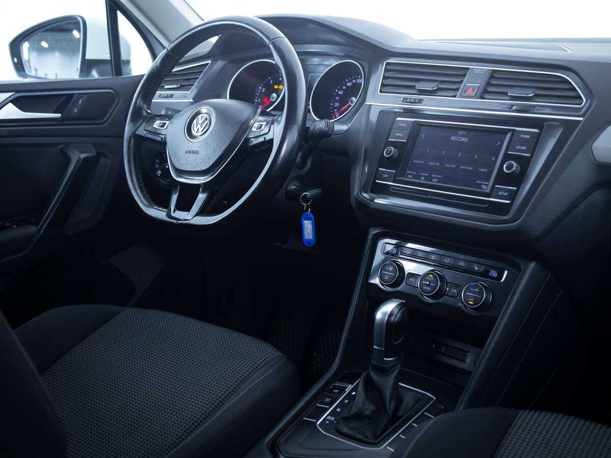 Купить Volkswagen Tiguan с пробегом. Фото: #10