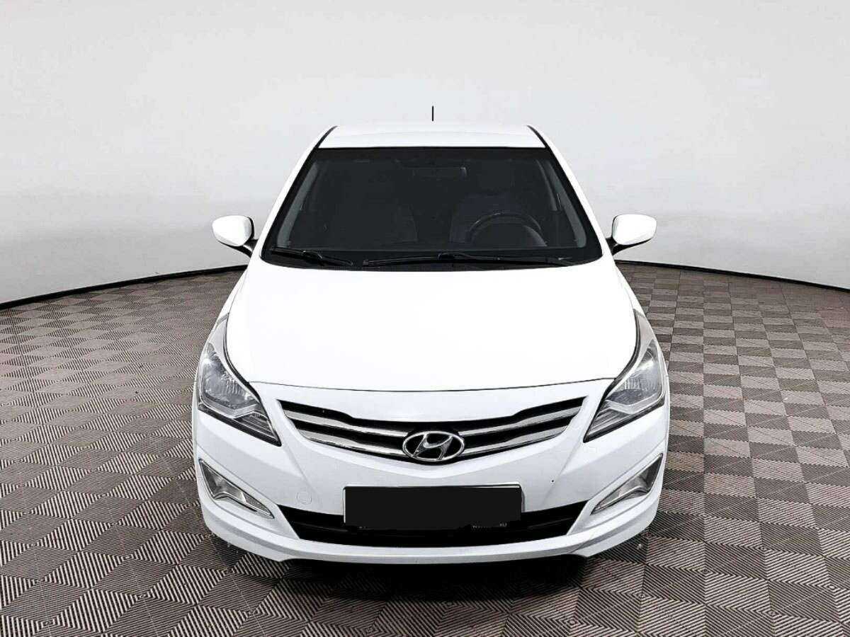 Купить Hyundai Solaris с пробегом. Фото: #1