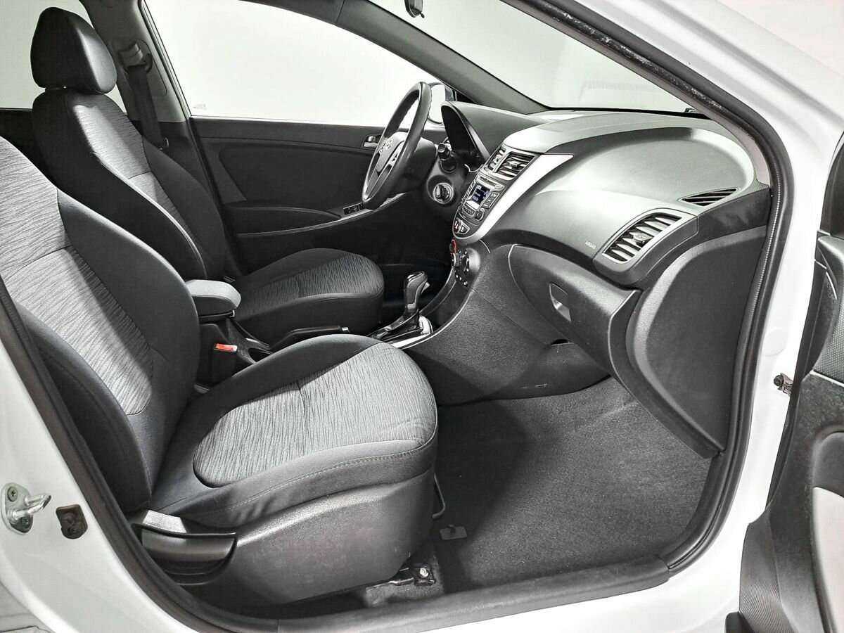 Купить Hyundai Solaris с пробегом. Фото: #6