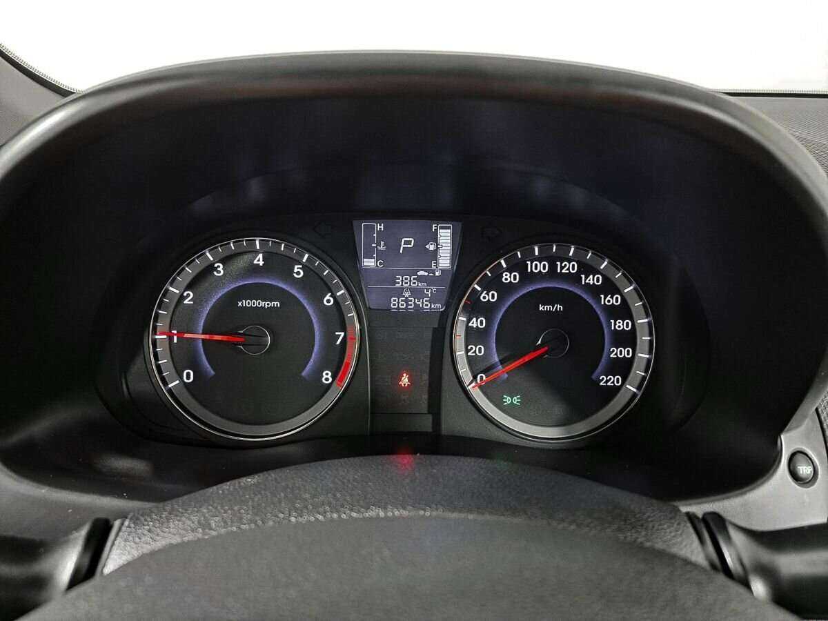 Купить Hyundai Solaris с пробегом. Фото: #8