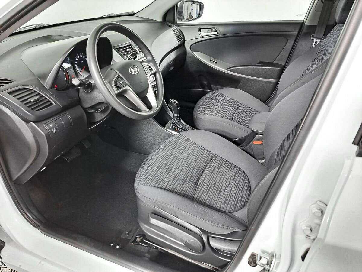 Купить Hyundai Solaris с пробегом. Фото: #11