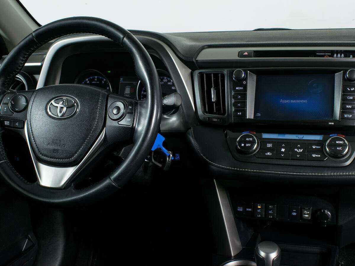 Купить Toyota RAV4 с пробегом. Фото: #10