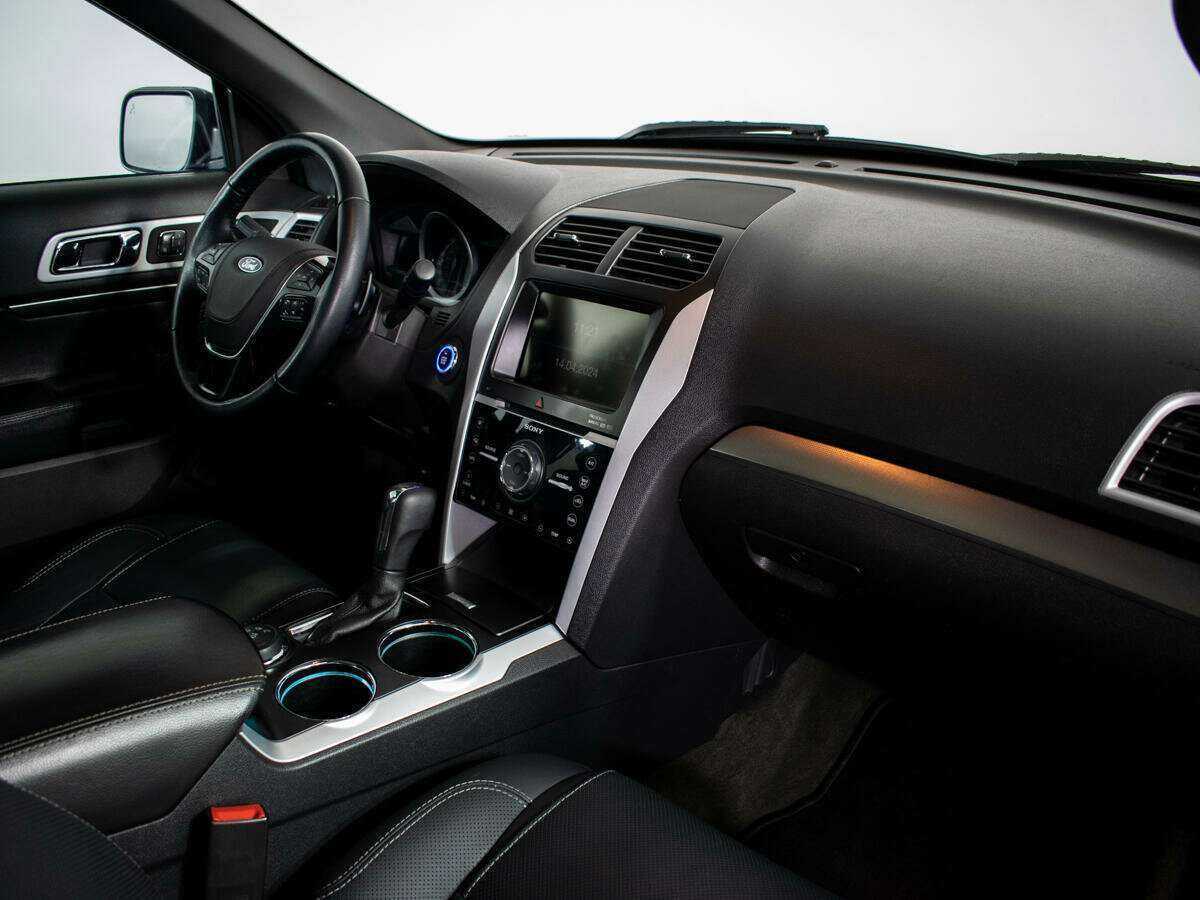 Купить Ford Explorer с пробегом. Фото: #6