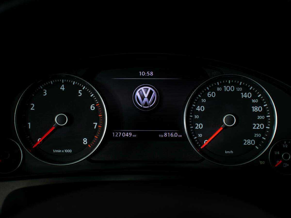 Купить Volkswagen Touareg с пробегом. Фото: #11