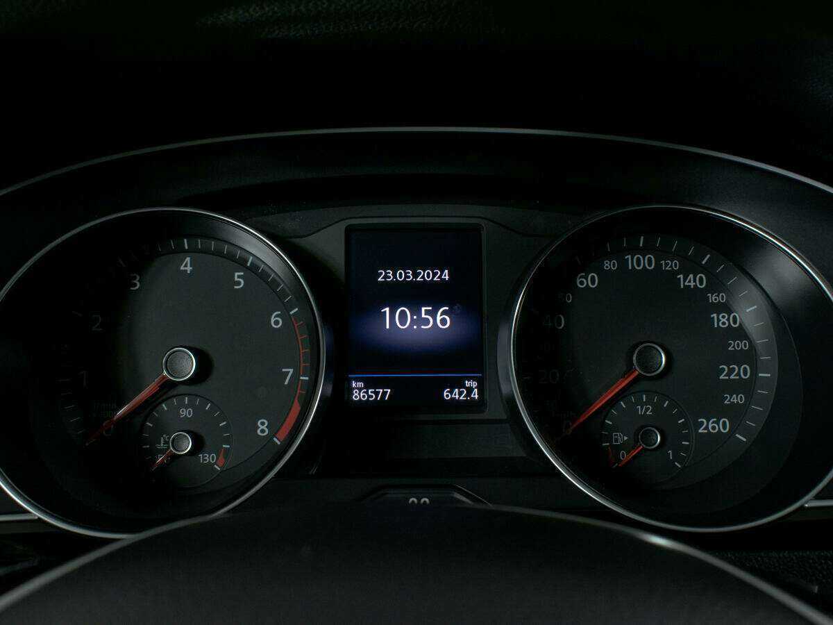 Купить Volkswagen Passat с пробегом. Фото: #10