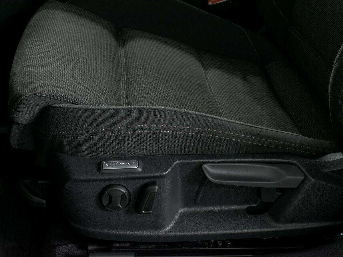 Купить Volkswagen Passat с пробегом. Фото: #14