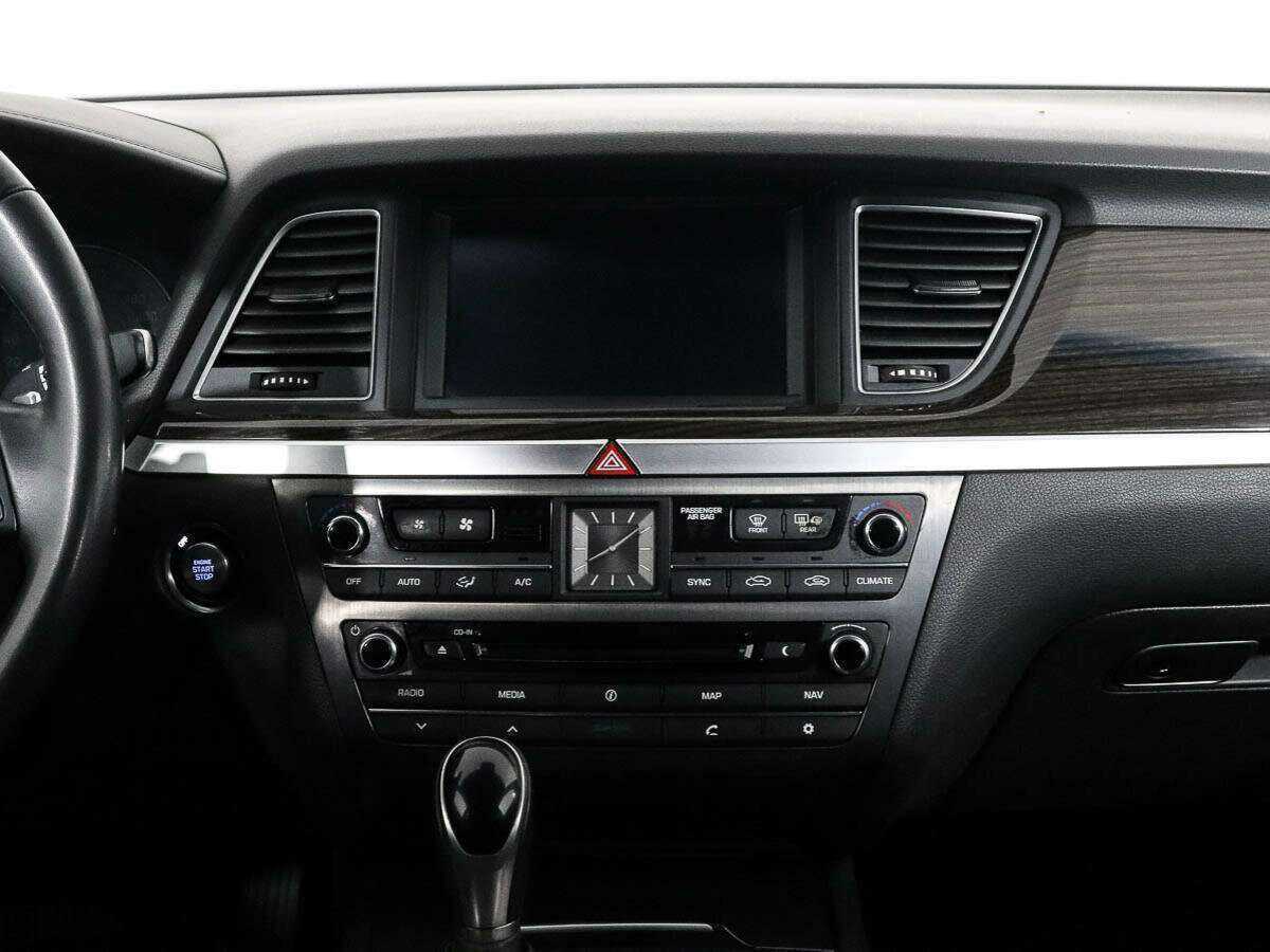 Купить Hyundai Genesis с пробегом. Фото: #10