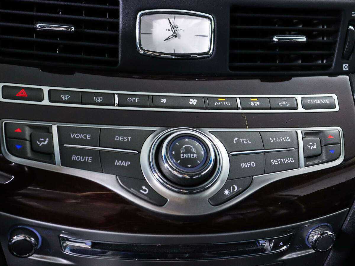 Купить Infiniti Q70 с пробегом. Фото: #12